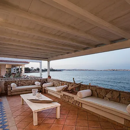 Vivimar Villa *